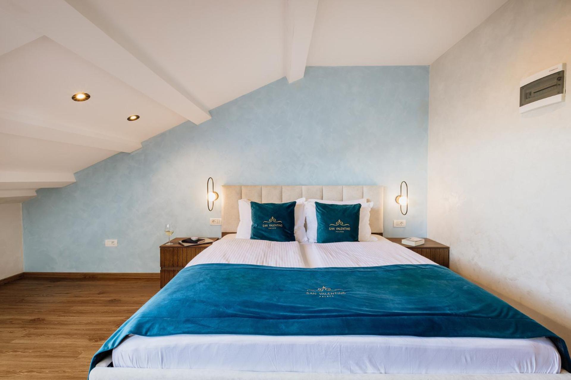 San Valentino Palace, Center Hotel 4*