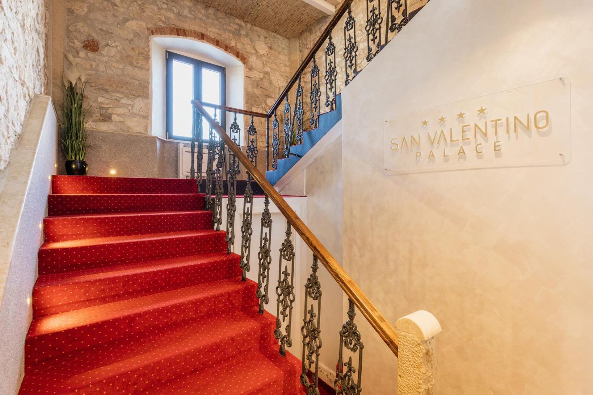 San Valentino Palace, Center Umag